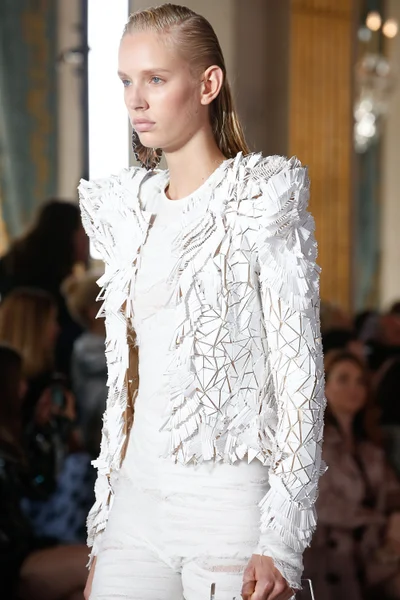 Look 34